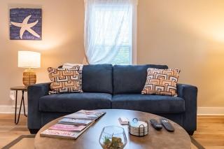 Cozy & Quiet Cottage Near Historic Downtown & ILM - 1