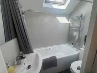 9 Guests - Free Parking - Cozy 3 Bedrooms - Newcastle upon Tyne - 7