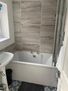 Caris - 2 Bedroom 4 Beds Ideal for Contractors - 5