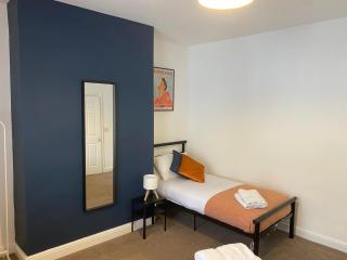 Caris - 2 Bedroom 4 Beds Ideal for Contractors - Gateshead - 4