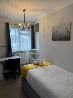 Stylish 2 Bedroom Apartment - 2