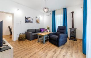 Lovely Home In Zlobin With Sauna - Zlobin - 8