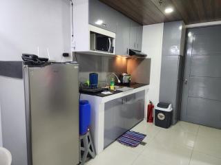 Burnham Hill Condo near Burnham Park - 4