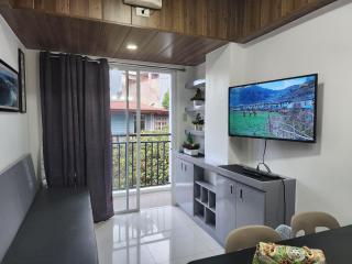 Burnham Hill Condo near Burnham Park - 6