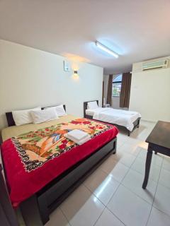 Zahaar KN Inn - Batu Ferringhi - 8