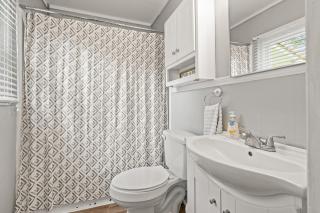 Cozy Retreat on Lake Catherine - 9