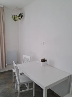 Historic Tow Center Apartment - 5