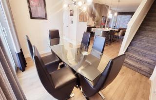Brand New 3-Bedroom Home in a Quiet Neighborhood - Calgary - 4
