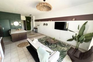 Pretty house for 6 - 9