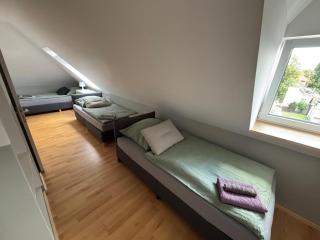 Zimmer für 3 Personen, Kühlschrank-Bad - Meine - 5