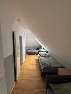 Zimmer für 3 Personen, Kühlschrank-Bad - Meine - 4