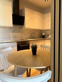 Luxury 2 bedroom apartment and garden - 6