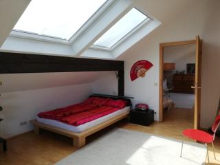 Großzügige und kunstvolle Dachgeschosswohnung - Leichlingen - 6