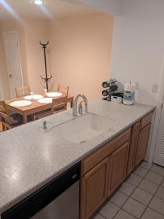 2BR 2BA Condo - Quick NYC Access! - 2