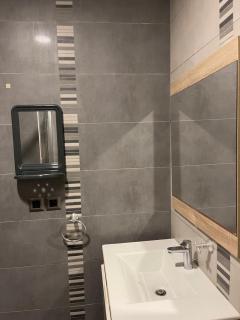BLANCA BEACH- بلانكا بيتش سكن مشترك غرفة مزدوجة مكيفة لدى الساكن في I COLOCATION I Chambre double climatisée chez l'habitant dans une résidence pieds dans l'eau I FLAT SHARE I Air conditioned double room in a host's home within a waterfront residence - 4