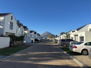 Avalon House - Stellenbosch 4 Bedroom House - 0