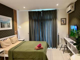 Embassy Gardens B125 - 9