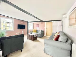 City Stays Canterbury - Flat with Cathedral views and walking distance to Marlowe theatre - 0