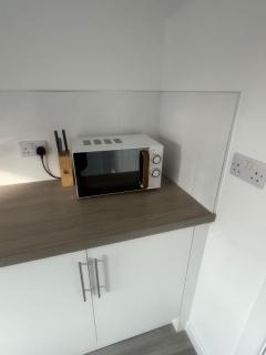 Oakwood Avenue Retreat - Charming 3 Bedroom House - 9