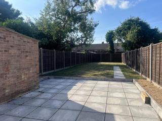 Oakwood Avenue Retreat - Charming 3 Bedroom House - 2