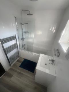 Oakwood Avenue Retreat - Charming 3 Bedroom House - 1