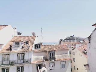 B&J Alfama Sea Lane 3 - 9