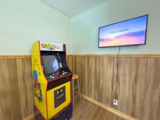 Robinson's Roost - This Sierra style cabin is the perfect mountain escape, Pacman and arcade games! - Big Bear Lake - 3