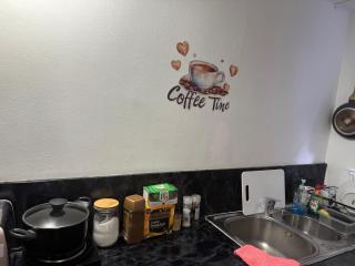 Large Studio Flat in heart of Camden market - 6