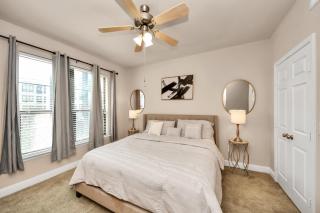 Pool View Kings Beds 2BR Galleria Mall Houston Area - 2