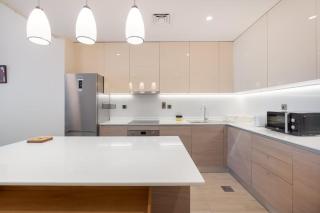 StayShort - Al Barsha Sleeps 2 with Swimming Pool - 1