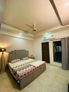 Family Pearly Gates E-11 2BHK - Islamabad - 4