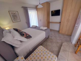 Eleni's Apartments Igoumenitsa - Γκαρσονιέρα στο ισόγειο επιπλωμένη, εξοπλισμένη - 5