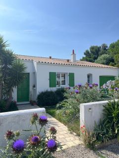 Maison arborée style Ré proche mer - 0