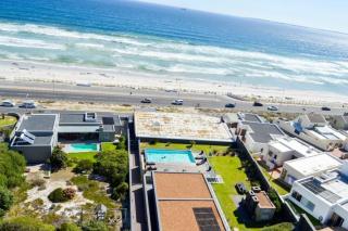 Infinity Self Catering Beachfront Apartment 302 - 5