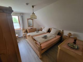 Große ruhige Ferienwohnung in Segringen, Dachterasse, Fernblick vom Grundstück - Dinkelsbühl - 7
