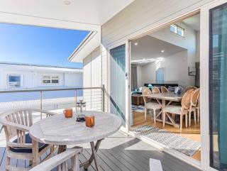 Beachside Luxe on She Oak - 2