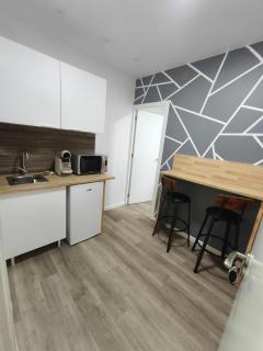Estudio moderno con WiFi y aire acondicionado Centro de La Jonquera junto a la frontera - 0