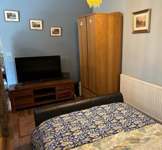 Quirky town centre apartment with river terrace - Macclesfield - 5