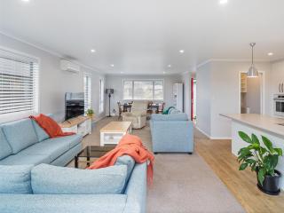 Golden Vista - Coromandel Holiday Home - Coromandel - 2