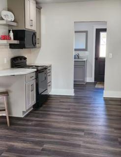 Cherry St Cottage - Valentine - 4
