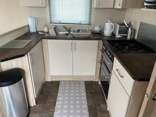 Gold Plus 3 Bed ABI Summer Breeze Modern Caravan with Sea View Pet Friendly - 6