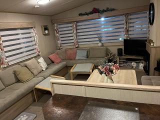 Gold Plus 3 Bed ABI Summer Breeze Modern Caravan with Sea View Pet Friendly - 7