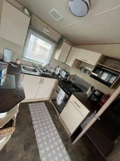 Gold Plus 3 Bed ABI Summer Breeze Modern Caravan with Sea View Pet Friendly - 4