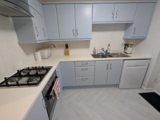 Spacious 3 bedroom house with games room - 2
