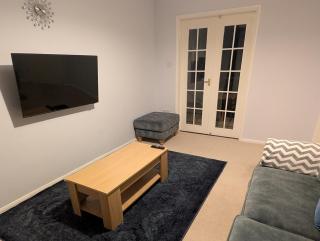 Spacious 3 bedroom house with games room - Kirby Muxloe - 3