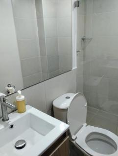 Habitación con cama queen y baño privado cerca del parque - La Ceja - 3