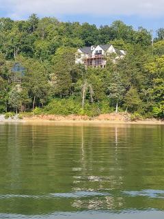 Exclusive Lakefront Retreat on Douglas Lake - 8