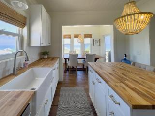 Bohemia Two Bedroom home - 4