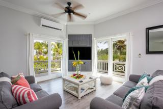 Salty Dolphin home - 1