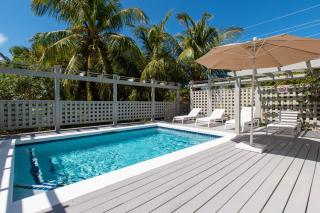 Salty Dolphin home - 6